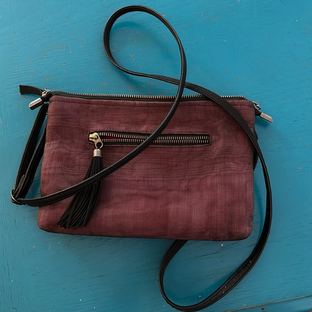 SMATERIA CROSS BODY. Like new recycled